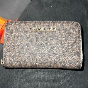 Michael kors wallet